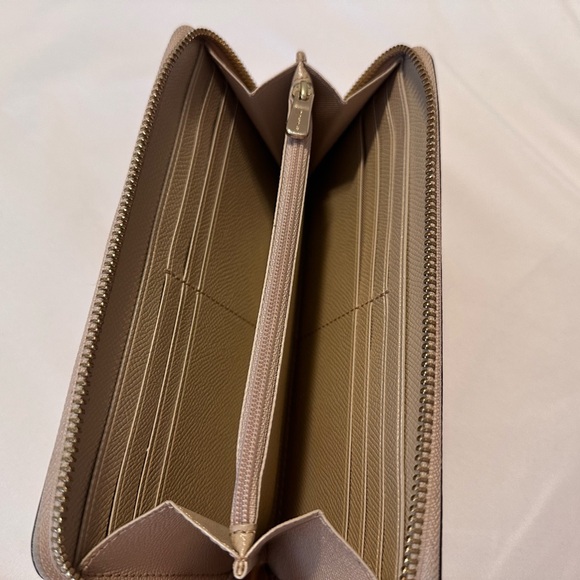 Coach Wallet - Picture 4 of 5